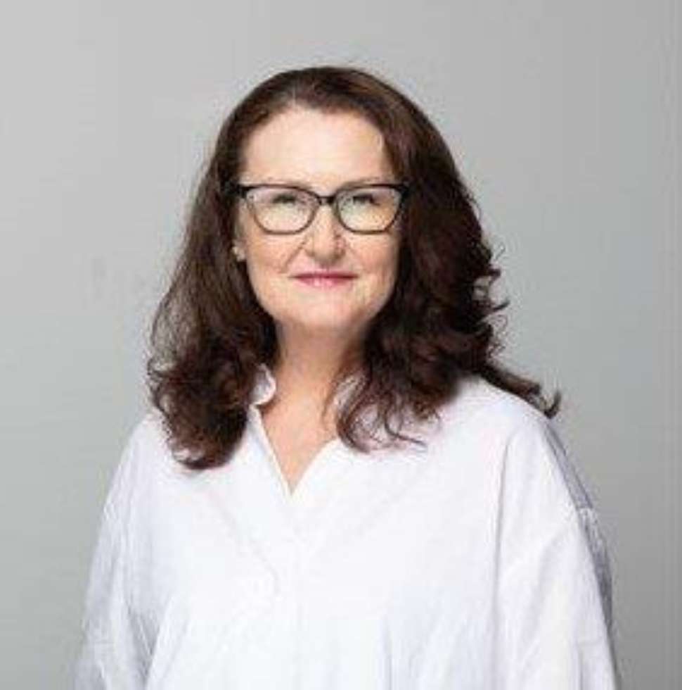 Julie.jpg